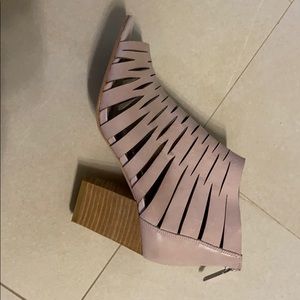 Donald Pliner heels